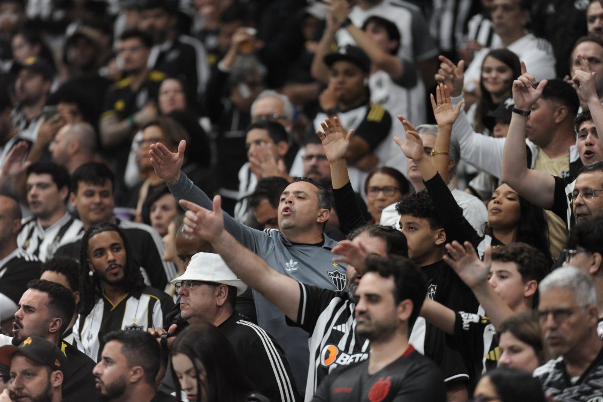 Torcedores do Atlético na Arena MRV (foto: Alexandre Guzanshe/EM/D.A Press)