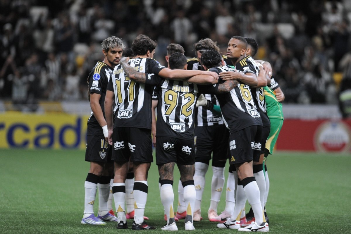 Jogadores do Atlético na Arena MRV (foto: Alexandre Guzanshe/EM/D.A Press)