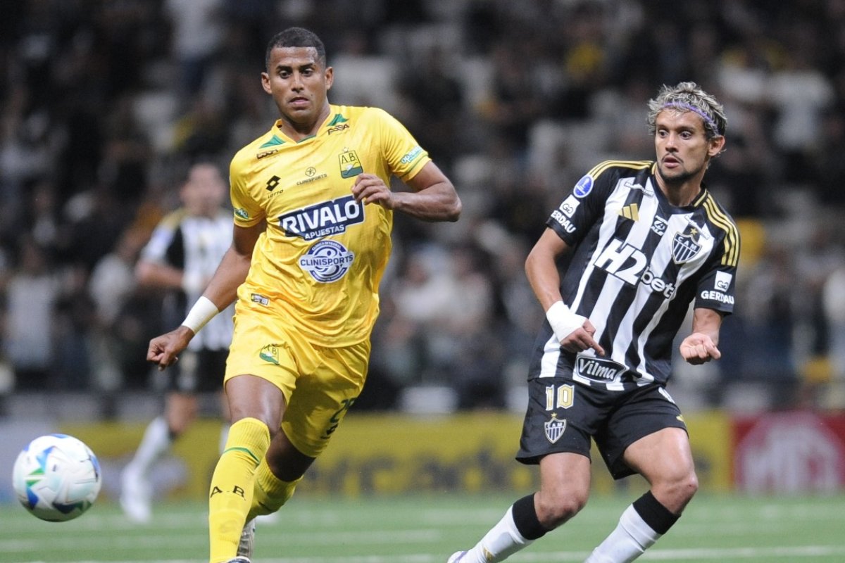 Lance de Atlético x Bucaramanga na Arena MRV (foto: Alexandre Guzanshe/EM/D.A Press)