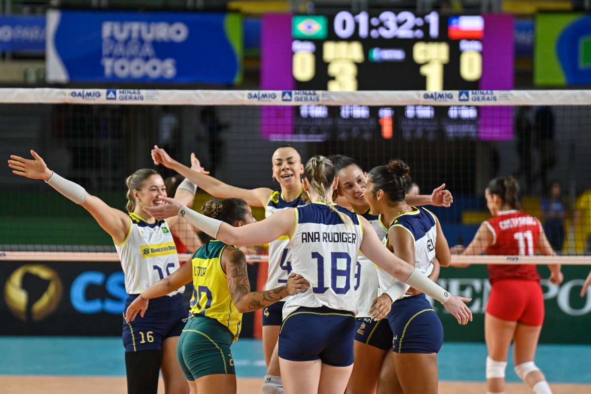 Brasil venceu o Chile na Copa América Feminina de Vôlei (foto: Gustavo Rabelo/BHFoto)