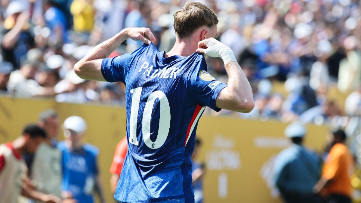 Cole Palmer comemora gol pelo Chelsea na final do Mundial contra o PSG - (foto: ALEX GRIMM / GETTY IMAGES NORTH AMERICA / Getty Images via AFP)