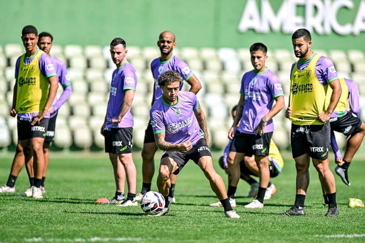 América em treino no CT Lanna Drumond (foto: Mourão Panda/América)