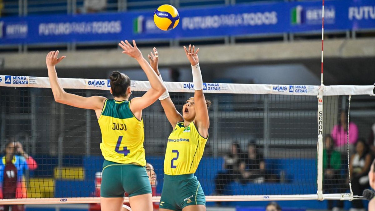 Seleção Brasileira Feminina de Vôlei em quadra na Copa América (foto: Gustavo Rabelo / BHFOTO)