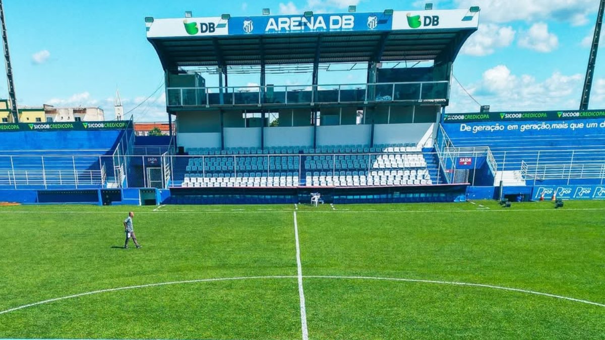 Zama Maciel, estádio da URT (foto: Reprodução Instagram da URT)