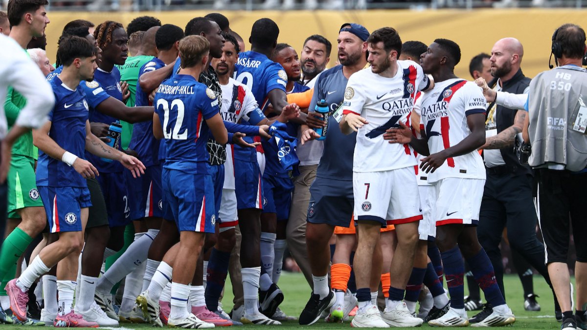 Confusão entre Chelsea e PSG na final do Mundial de Clubes (foto: FRANCK FIFE / AFP))