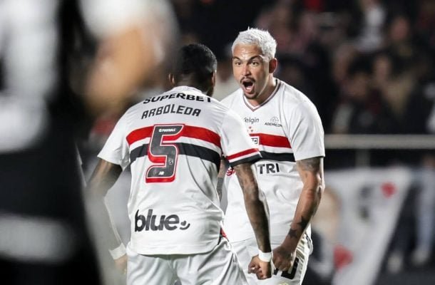 Com show de Luciano, São Paulo bate o Corinthians e se afasta do Z-4 (foto: Paulo Pinto/ SPFC)