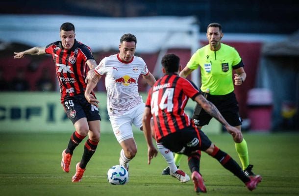 Vitória venceu o Bragantino no Barradão (foto: Ari Ferreira/Red Bull Bragantino)
