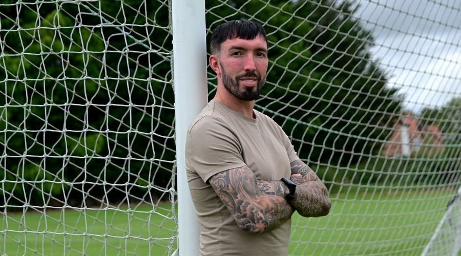 Ryan Michael Bowman (foto: Divulgação: Cheltenham Town)