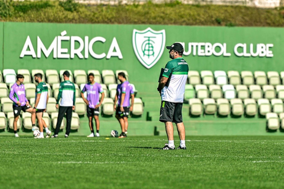 América em treino no CT Lanna Drumond (foto: Mourão Panda/América)