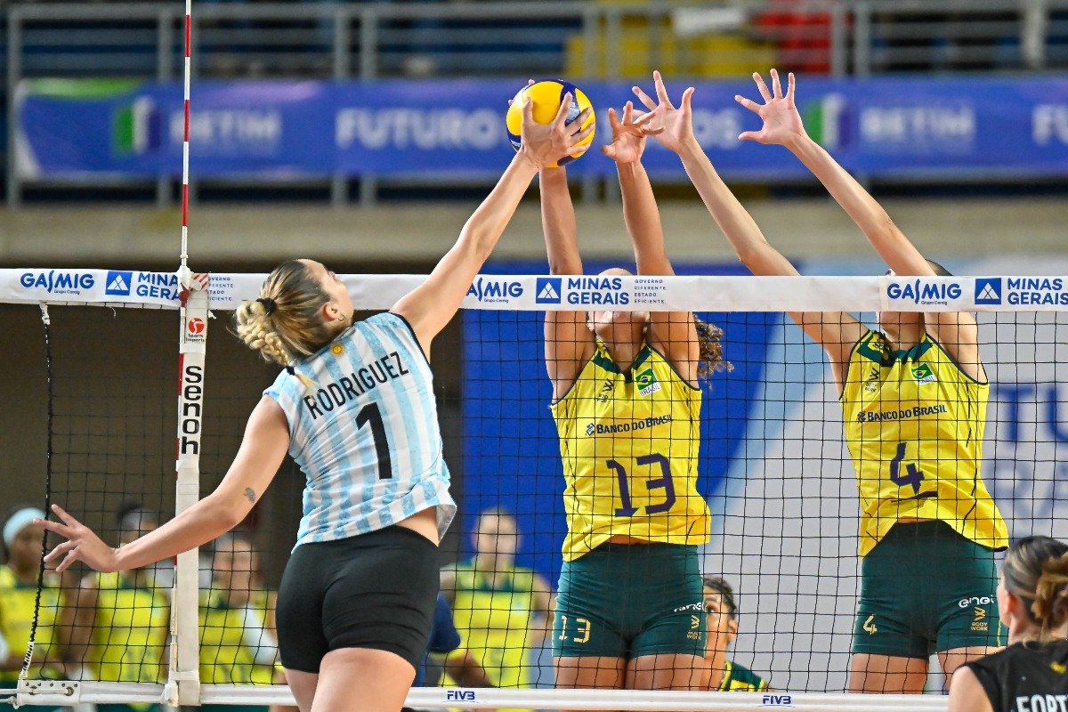 Brasil perdeu para a Argentina na Copa América Feminina de Vôlei (foto: Gustavo Rabelo/BHFoto)