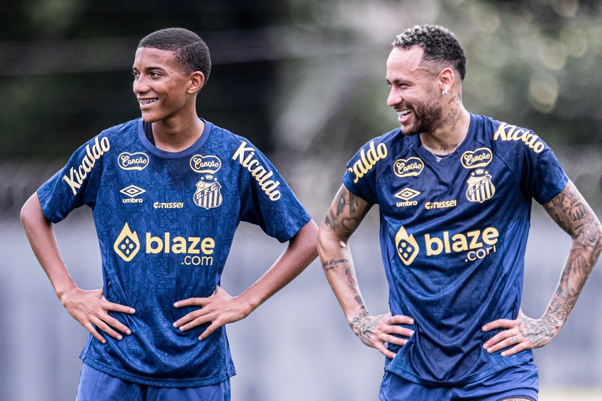 Robinho Jr e Neymar em treino do Santos (foto: Raul Baretta/ Santos - 3/2/2025)