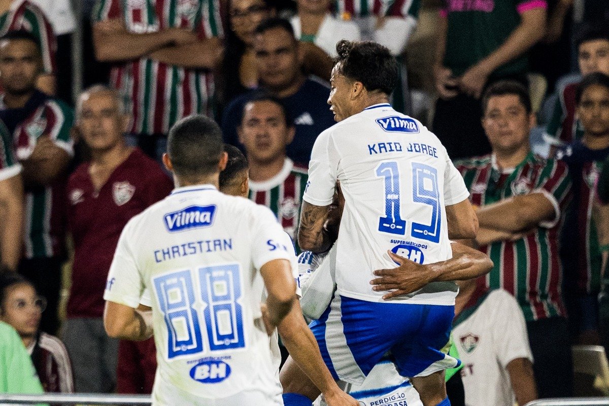 Jogadores do Cruzeiro comemoram gol no Maracanã (foto: Rodrigo Ferreira/Cruzeiro)