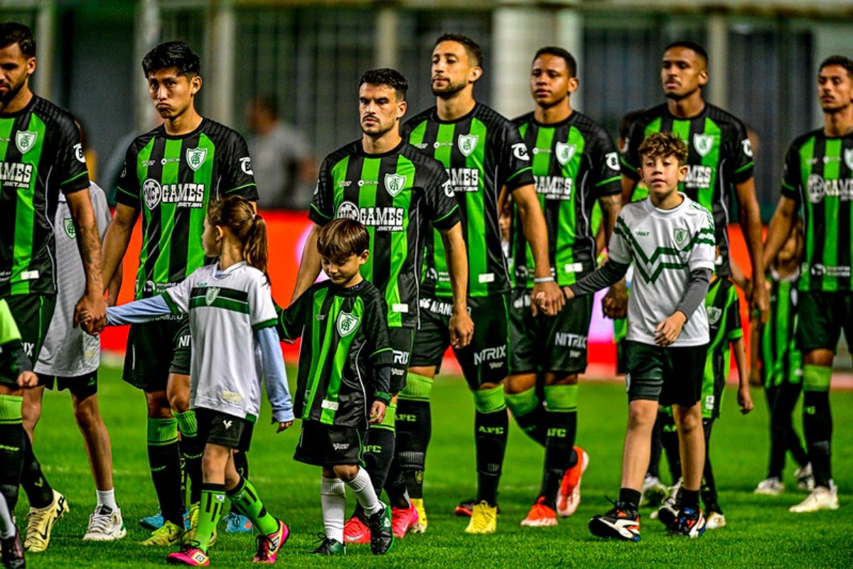 América em jogo da Série B (foto: Mourão Panda/América)