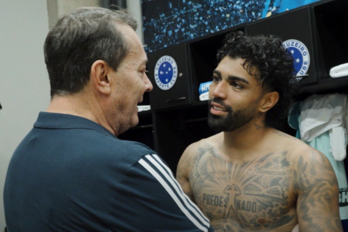 Gabigol e Pedro Lourenço no vestiário do Cruzeiro após goleada sobre o Juventude (foto: Reprodução)