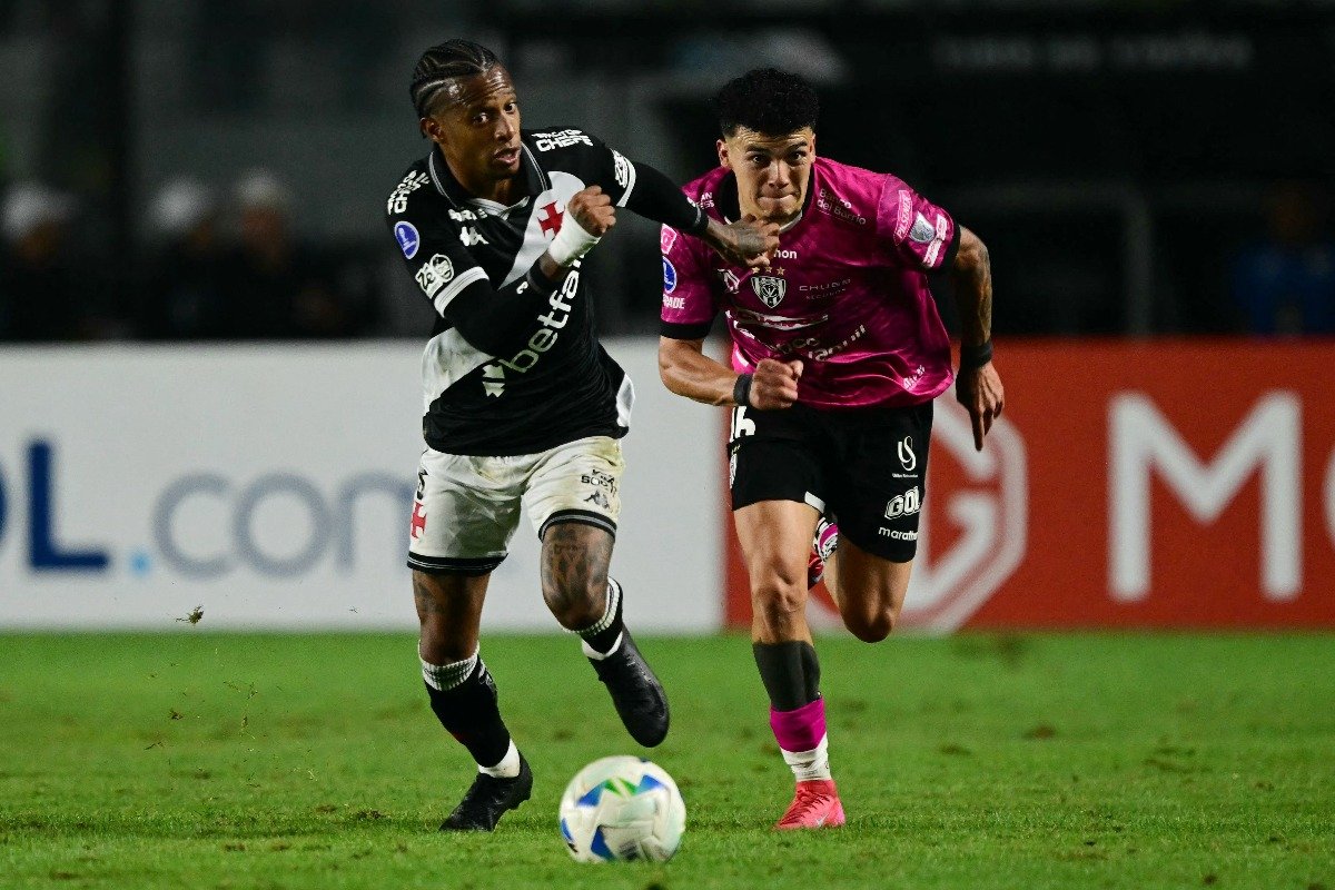 Vasco foi eliminado da Sul-Americana (foto: Pablo PORCIUNCULA / AFP)