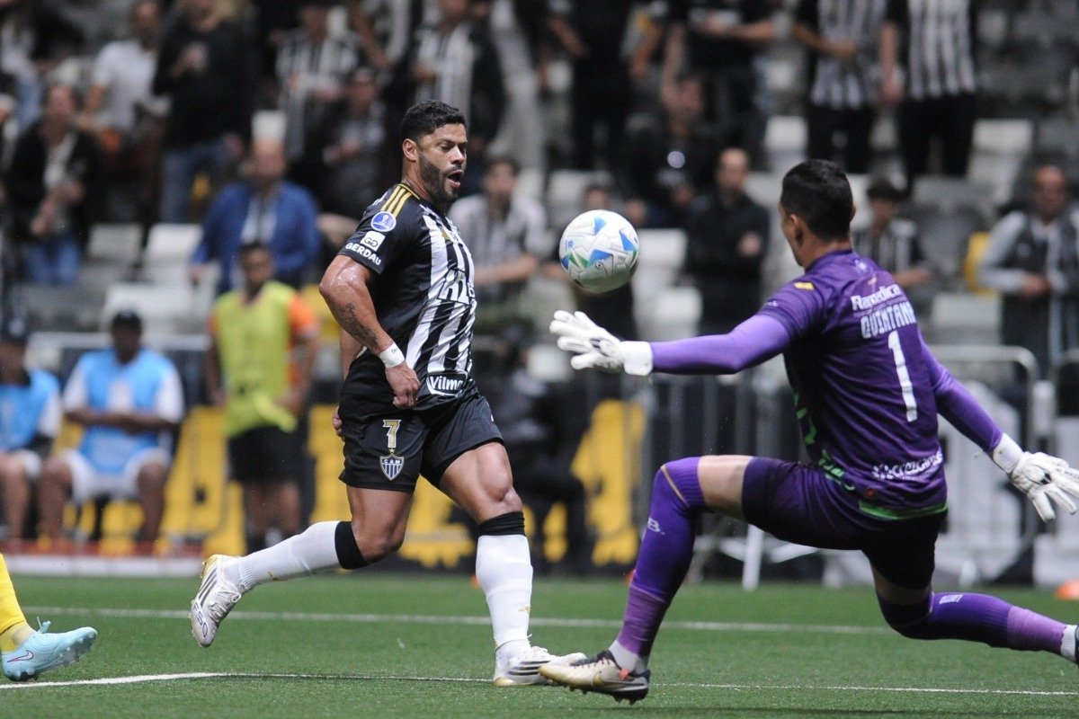 Hulk em Atlético x Bucaramanga pela Copa do Brasil (foto: Alexandre Guzanshe/EM/D.A Press)