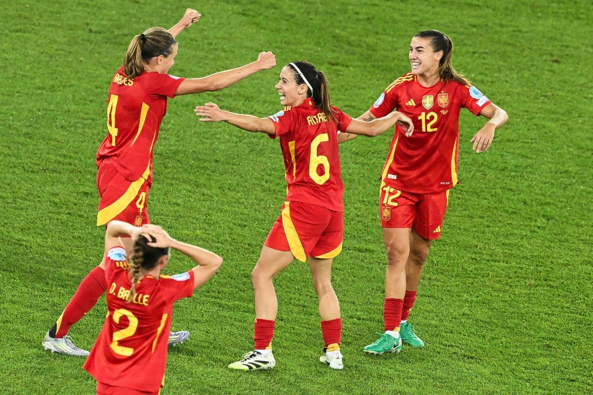 Espanha está na final da Eurocopa Feminina (foto: SEBASTIEN BOZON / AFP)