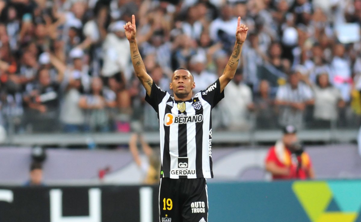 Ademir em comemoração de gol pelo Atlético diante do RB Bragantino, em 2022 (foto: Ramon Lisboa/EM/D.A. Press)