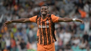 Alisson Santana, atacante formado pelo Atlético, comemora gol pelo Shakhtar Donetsk - Crédito: 