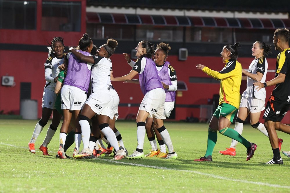 Jogadoras do Atlético comemoram classificação no Brasileiro Feminino (foto: Divulgação/Atlético)