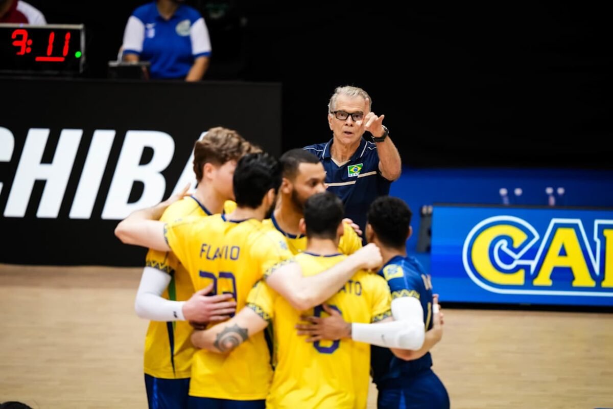 Bernardinho comanda Seleção Masculina Brasileira de Vôlei na Liga das Nações (foto: Divulgação/FIVB)