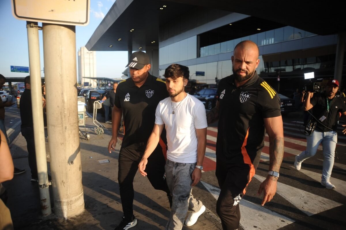 Biel chegou a Belo Horizonte nesta segunda-feira (21/7) - (foto: Alexandre Guzanshe/EM/D.A Press)