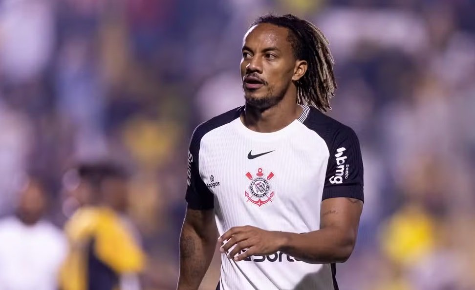 André Carrillo com a camisa do Corinthians (foto: Rodrigo Coca/Corinthians)