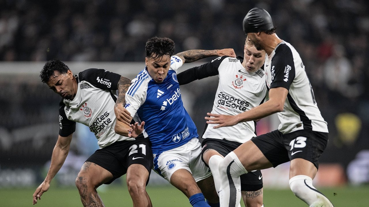 Jogo entre Corinthians e Cruzeiro (foto: Marco Galvão/Cruzeiro)