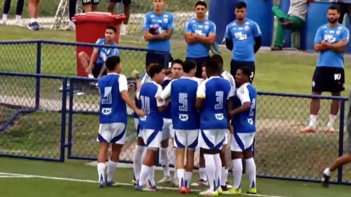 Cruzeiro visitou Bahia e venceu por 2 a 0, pela 16ª rodada do Campeonato Brasileiro Sub-20 (foto: Reprodução/TV Bahêa)