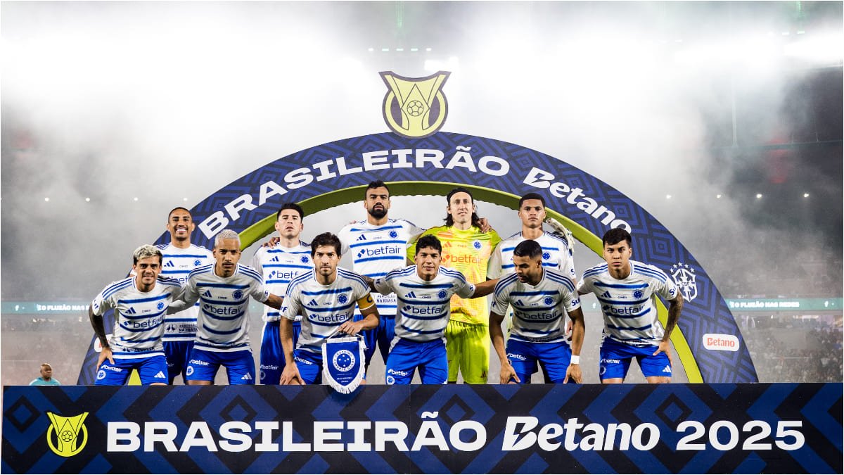Jogadores do Cruzeiro perfilados para foto antes de duelo com Fluminense pelo Brasileiro (foto: Rodrigo Ferreira/Cruzeiro)