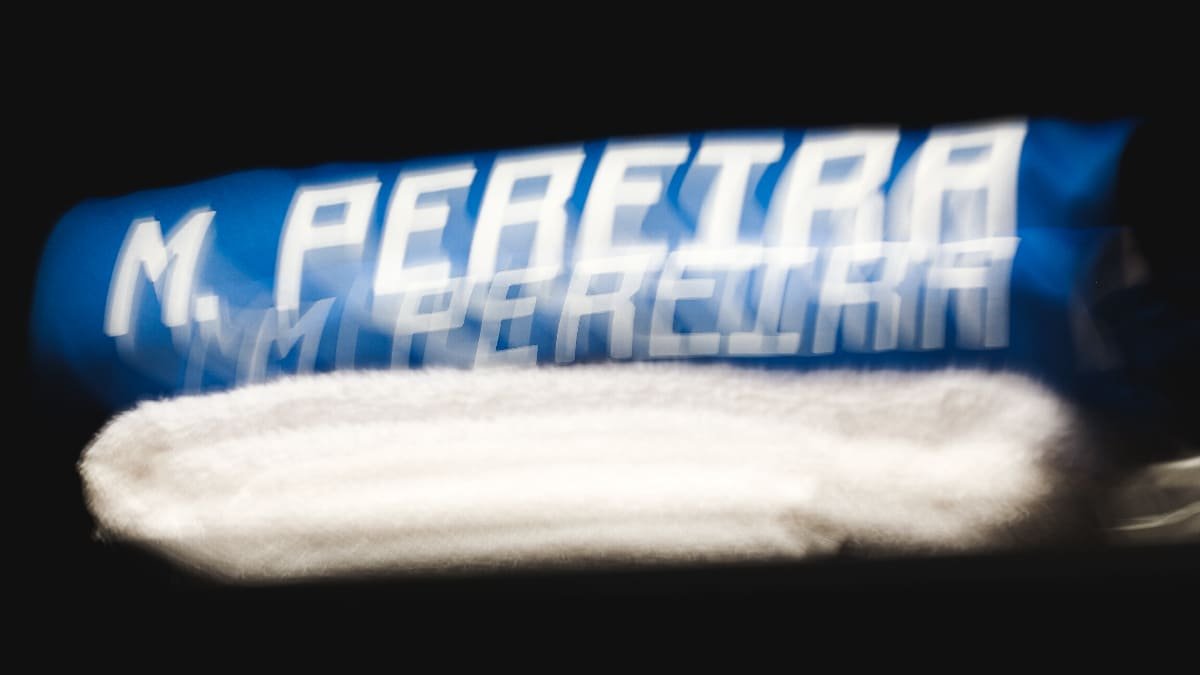 Uniforme de Matheus Pereira, meio-campista do Cruzeiro (foto: Gustavo Martins/Cruzeiro)