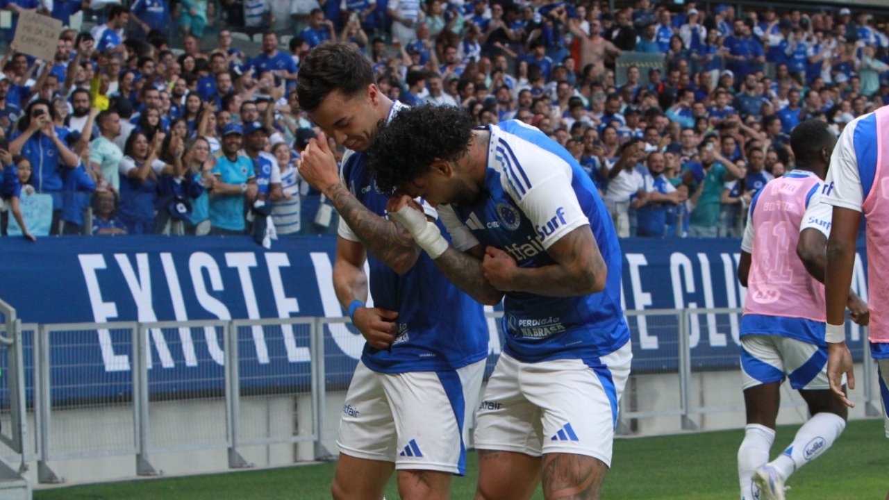 Gabigol e Kaio Jorge comemorando gol (foto: Edésio Ferreira/EM/DA Press)