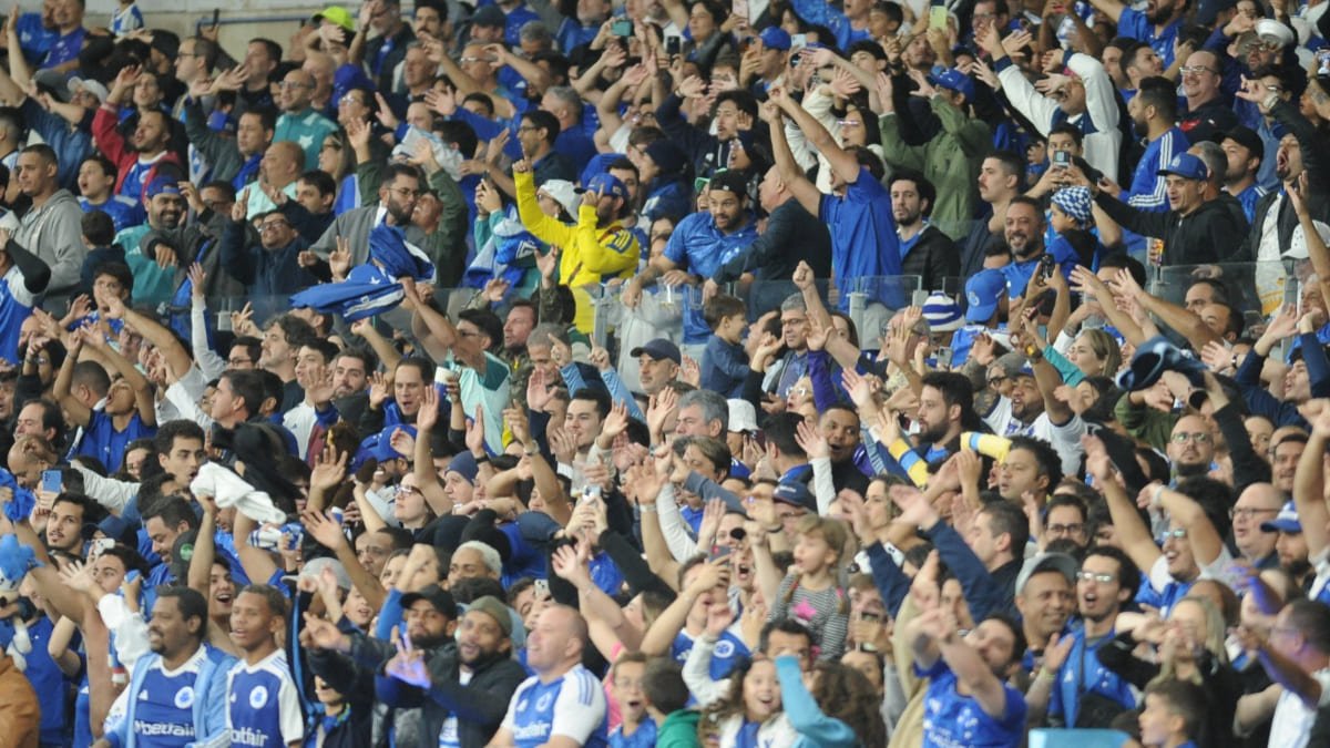 Torcida do Cruzeiro no Mineirão para duelo com Grêmio, pelo Campeonato Brasileiro (foto: Alexandre Guzanshe/EM/D.A. Press)