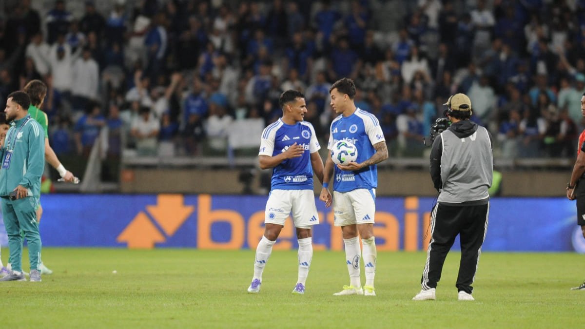 Lateral-esquerdo do Cruzeiro, Kaiki está suspenso da partida contra o Fluminense (foto: Alexandre Guzanshe/EM/D.A. Press)
