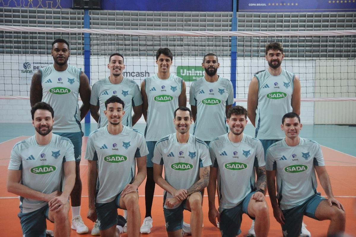 Levantados: Cledenilson, Rodriguinho, Otávio, Walace e Lucão Agachados: Oppenkoski, Velasco, Douglas Souza, Wilian e Gustavo (da esquerda para a direita) (foto: Alexandre Guzanshe/EM/D.A Press)