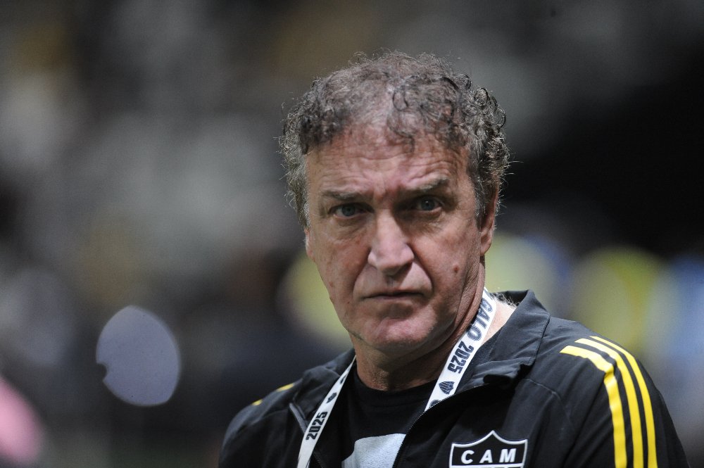 Cuca durante jogo do Atlético na Arena MRV (foto: Alexandre Guzanshe/EM/D.A. Press)