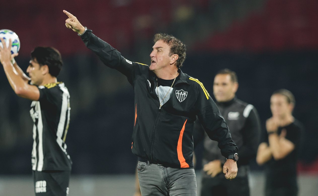 Cuca, técnico do Atlético, em ação contra o Flamengo no Maracanã (foto: Pedro Souza/Atlético)