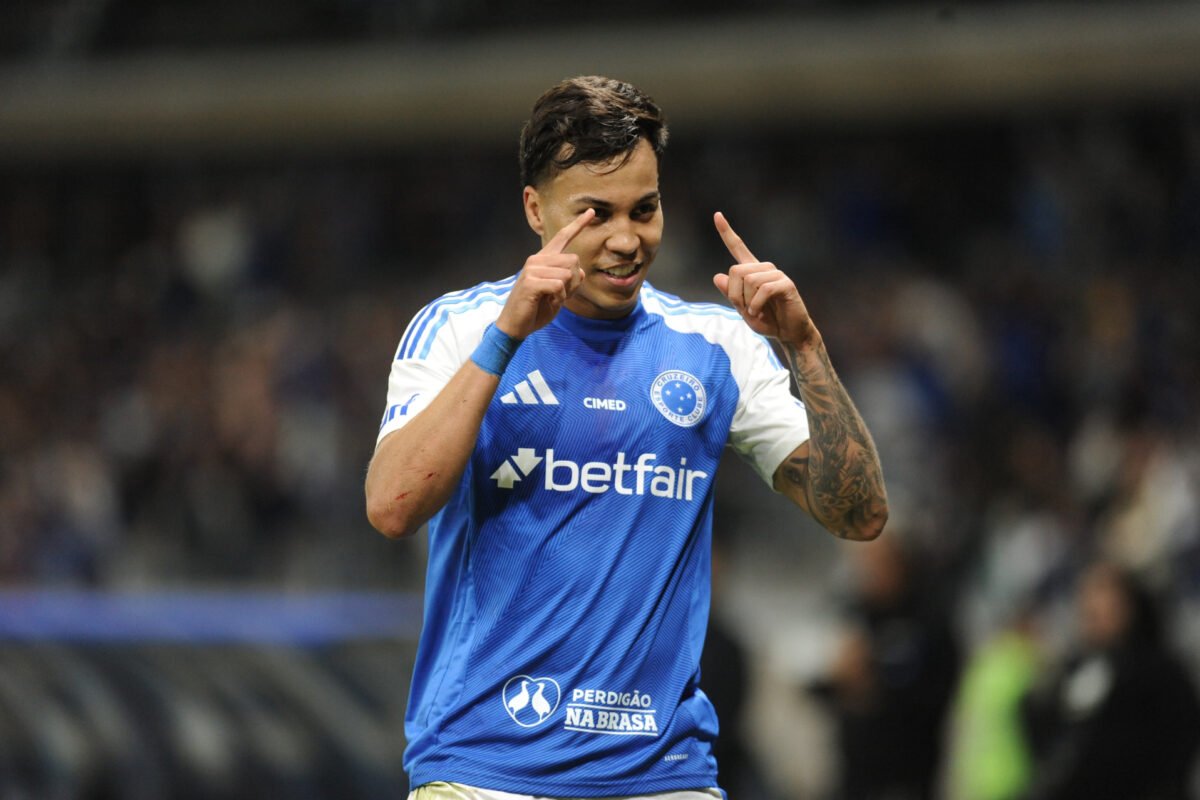 Kaio Jorge, atacante do Cruzeiro, comemora gol na vitória sobre o Grêmio (foto: Alexandre Guzanshe/EM/D.A. Press)