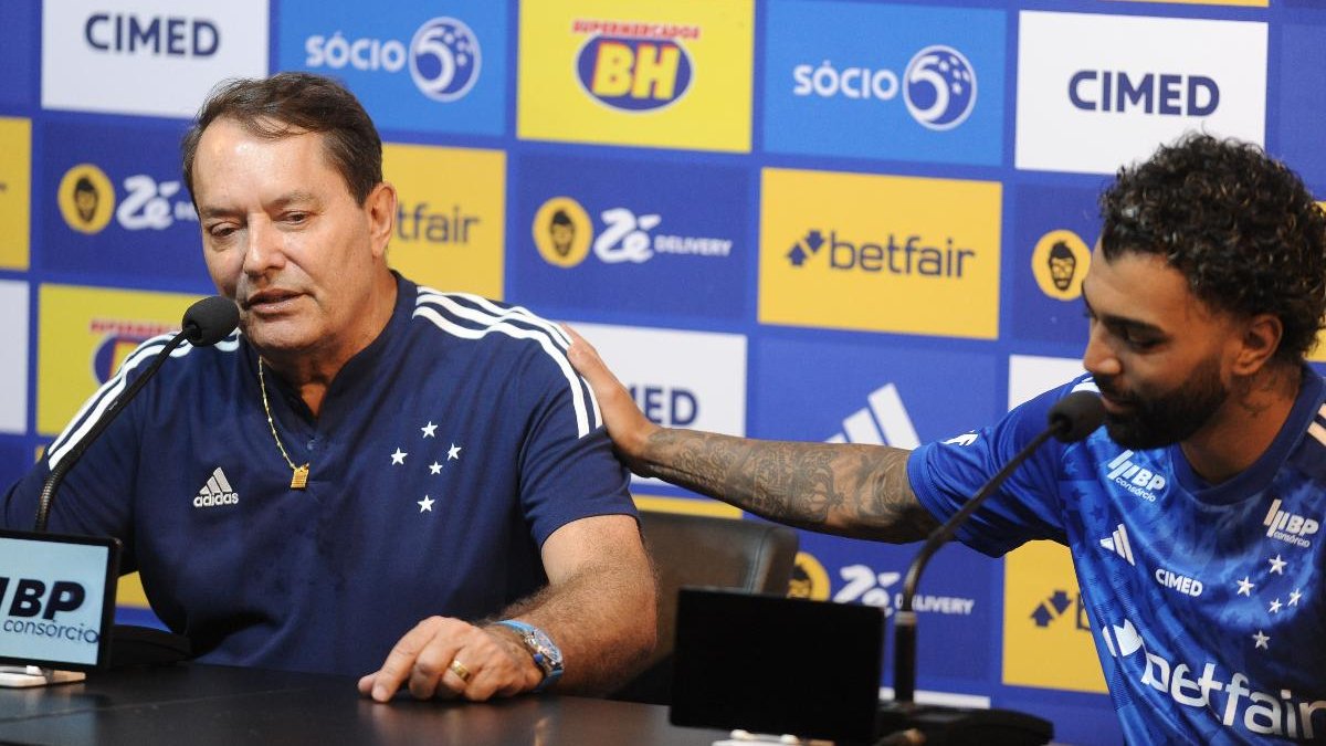 Gabigol ao lado de Pedrinho durante sua apresentação no Cruzeiro (foto: Alexandre Guzanshe/EM/D.A Press)