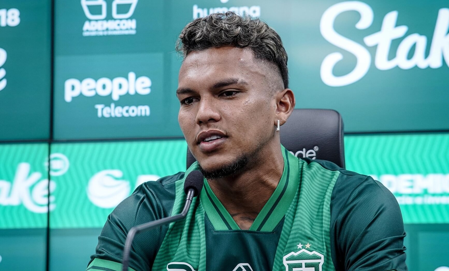 Gabriel Veron durante entrevista de apresentação no Juventude (foto: Fernando Alves/Juventude)