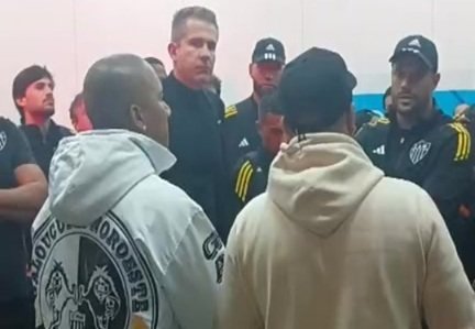 Galoucura protesta após derrota do Atlético para o Palmeiras (foto: Reprodução/Instagram)