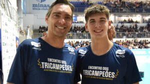 Ex-jogador de vôlei Giba e o filho Patrick, jogador da base do Athletico-PR - Crédito: 