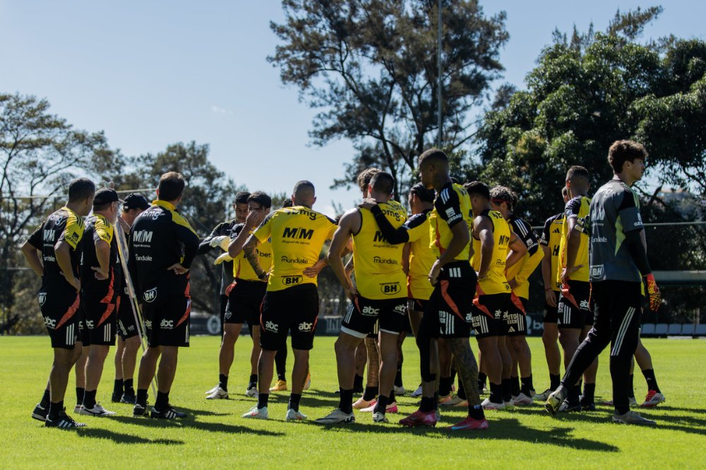 Jogadores do Atlético durante treino na Cidade do Galo (foto: Pedro Souza/Atlético)