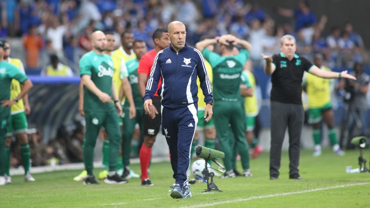 Leonardo Jardim, treinador do Cruzeiro (foto: Edésio Ferreira/EM/DA Press)