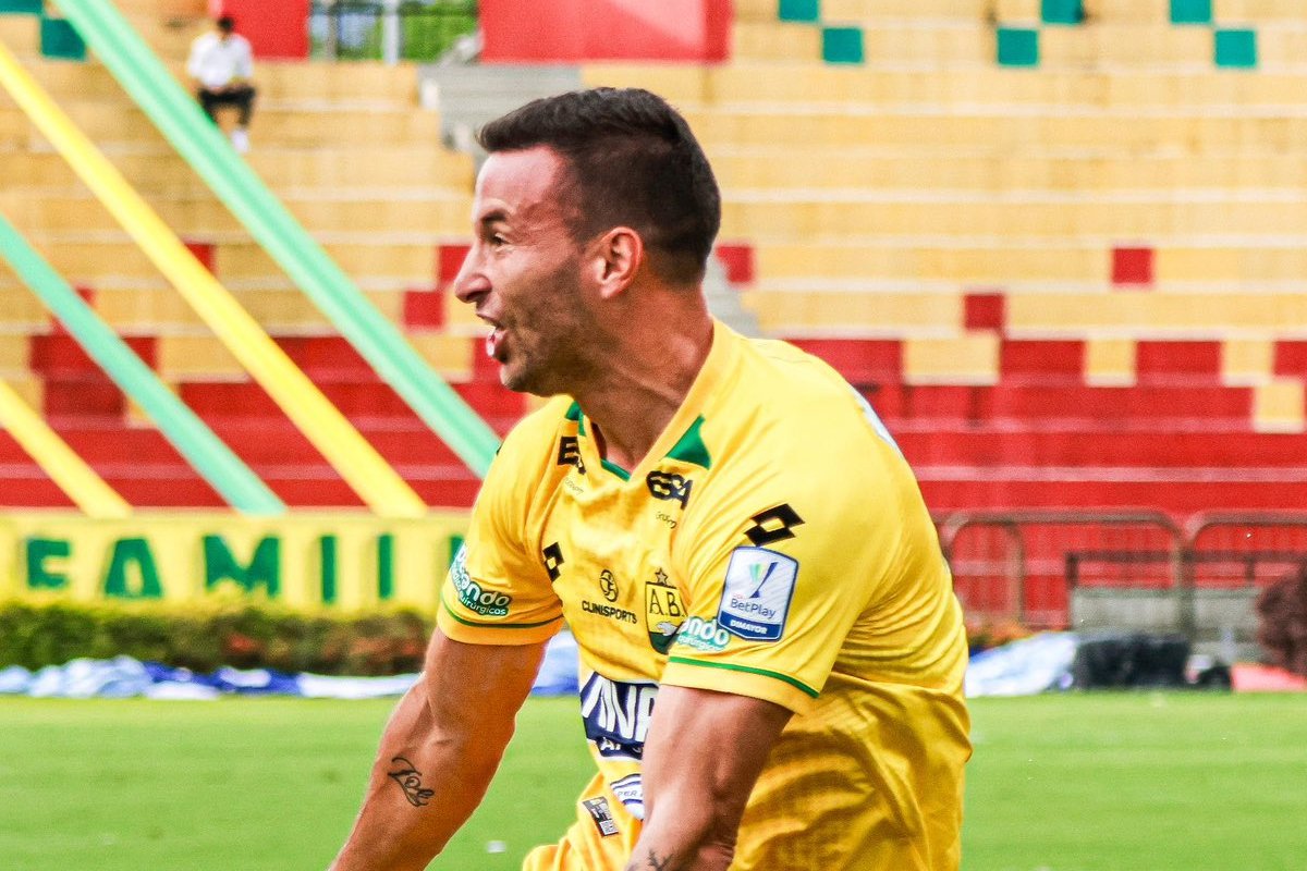 Luciano Pons comemora gol pelo Atlético Bucaramanga (foto: Divulgação/Atlético Bucaramanga)