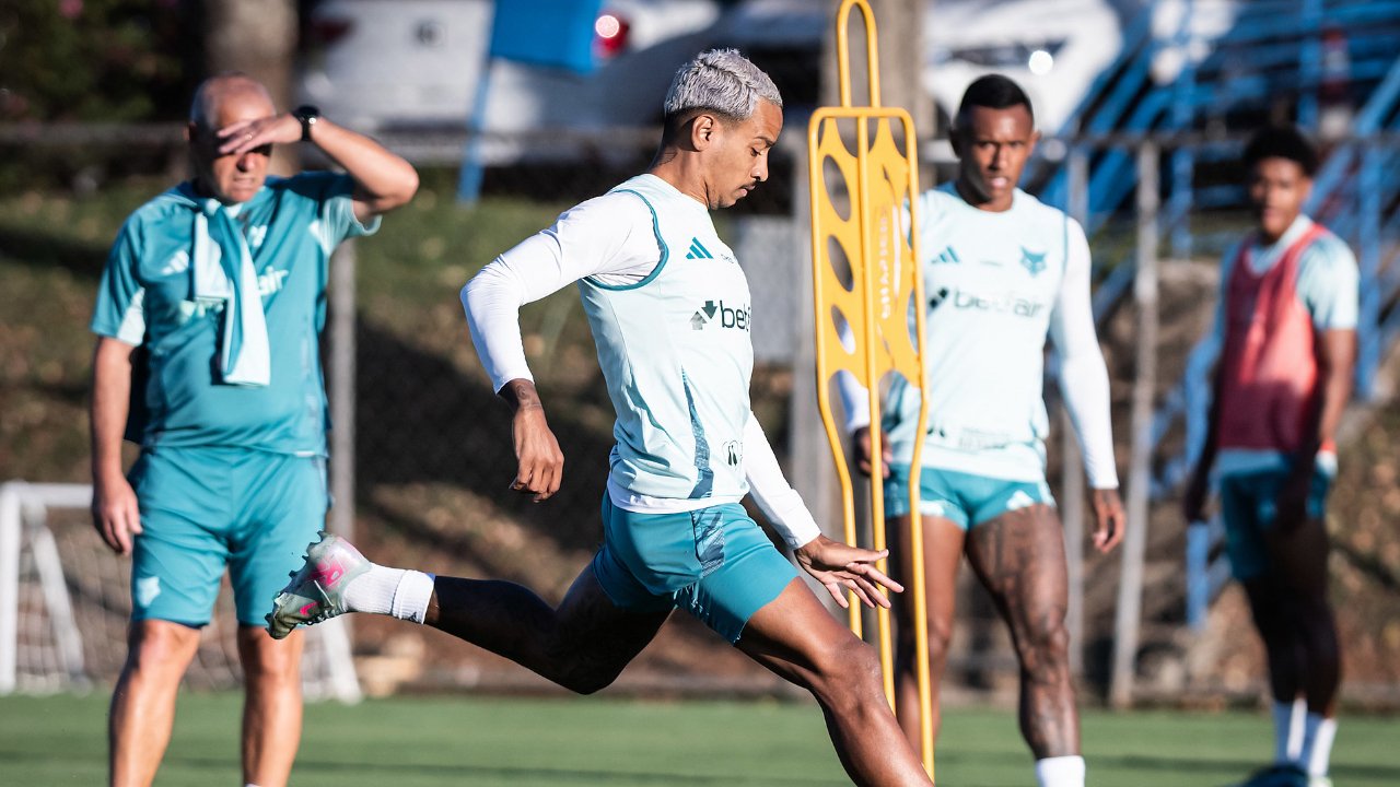 Treinamento do Cruzeiro na Toca da Raposa 2 (foto: Gustavo Aleixo/Cruzeiro)