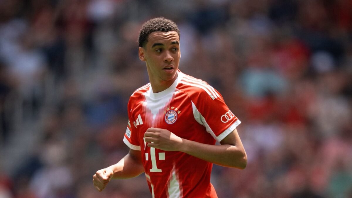 Jamal Musiala, atacante do Bayern de Munique, em partida pelo clube alemão (foto: Bayern/Divulgação)