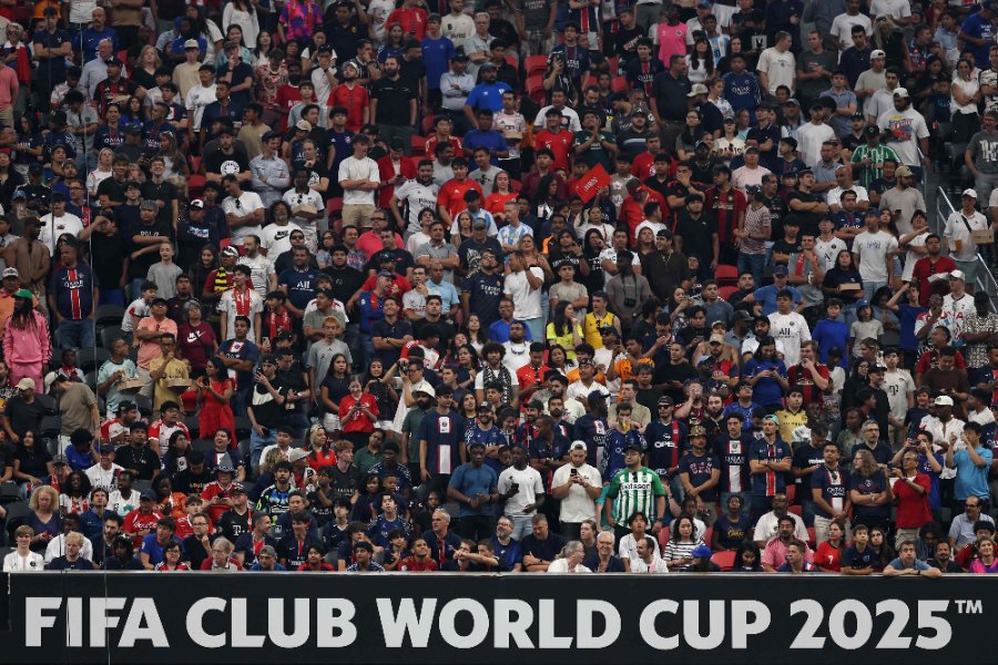 Torcedores de Bayern e PSG (foto: Buda Mendes/via AFP)