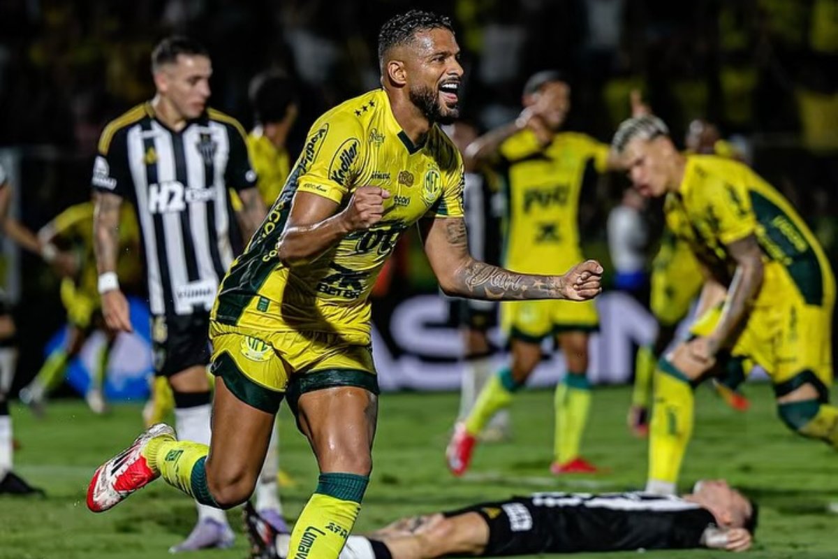 Reinaldo comemora gol do Mirassol contra o Atlético (foto: Divulgação/Mirassol)
