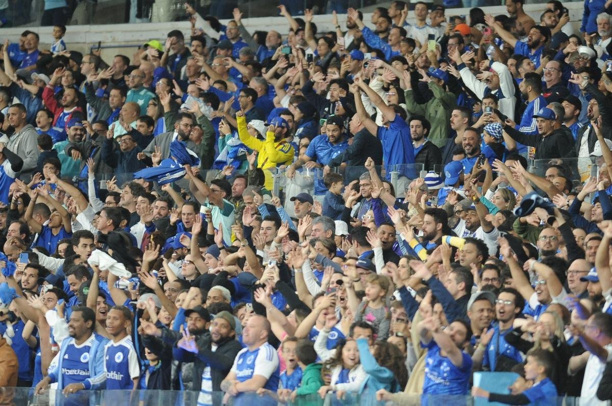 Mineirão recebeu mais de 31 mil torcedores em Cruzeiro x Grêmio (foto: Alexandre Guzanshe/EM/D.A. Press)